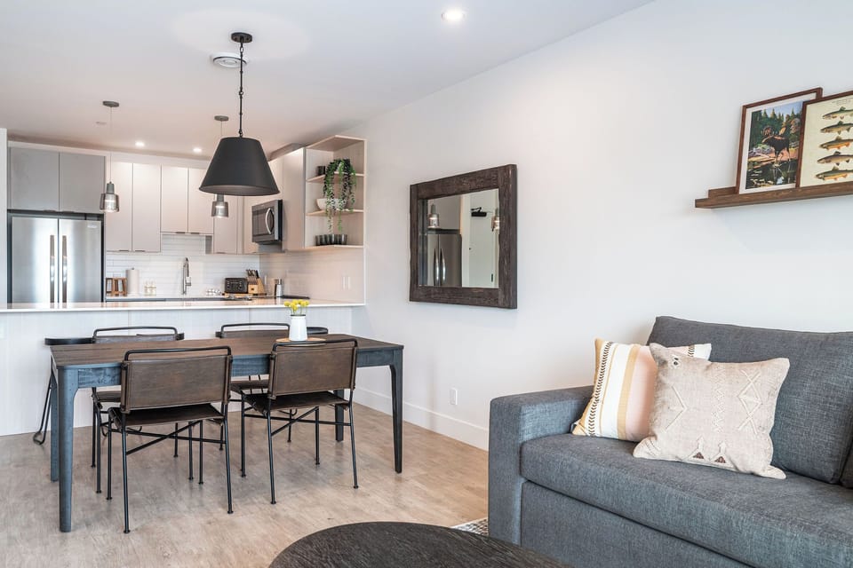 Condo | Living area | 40-inch flat-screen TV with digital channels