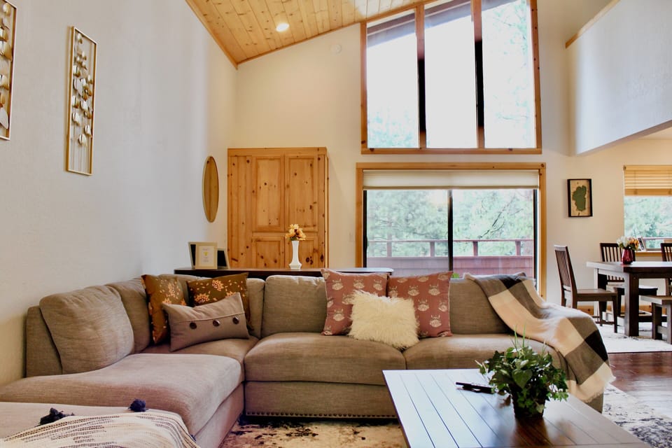 Living room w tall ceiling. #Lake Tahoe, Skiing, Northstar ski resort, golf