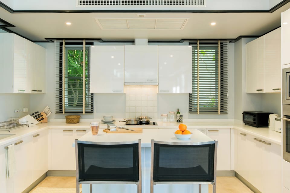Villa, 4 Bedrooms | Private kitchen | Stovetop