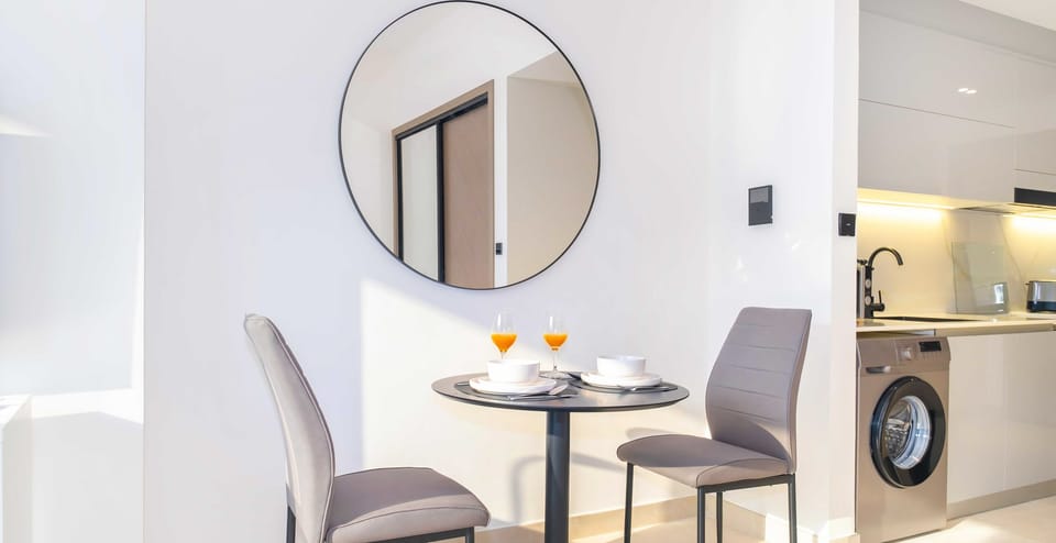 Studio | In-room dining