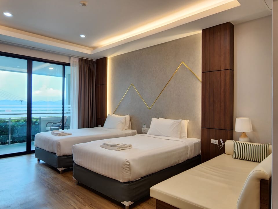 Deluxe Garden View | WiFi (free), bed sheets
