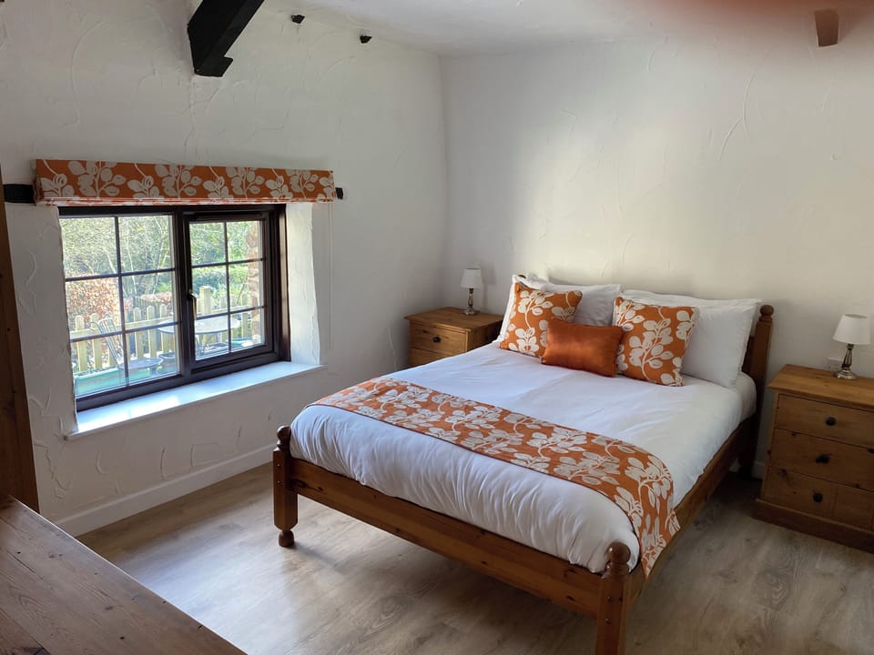 Cottage | 1 bedroom, individually decorated, individually furnished, free WiFi