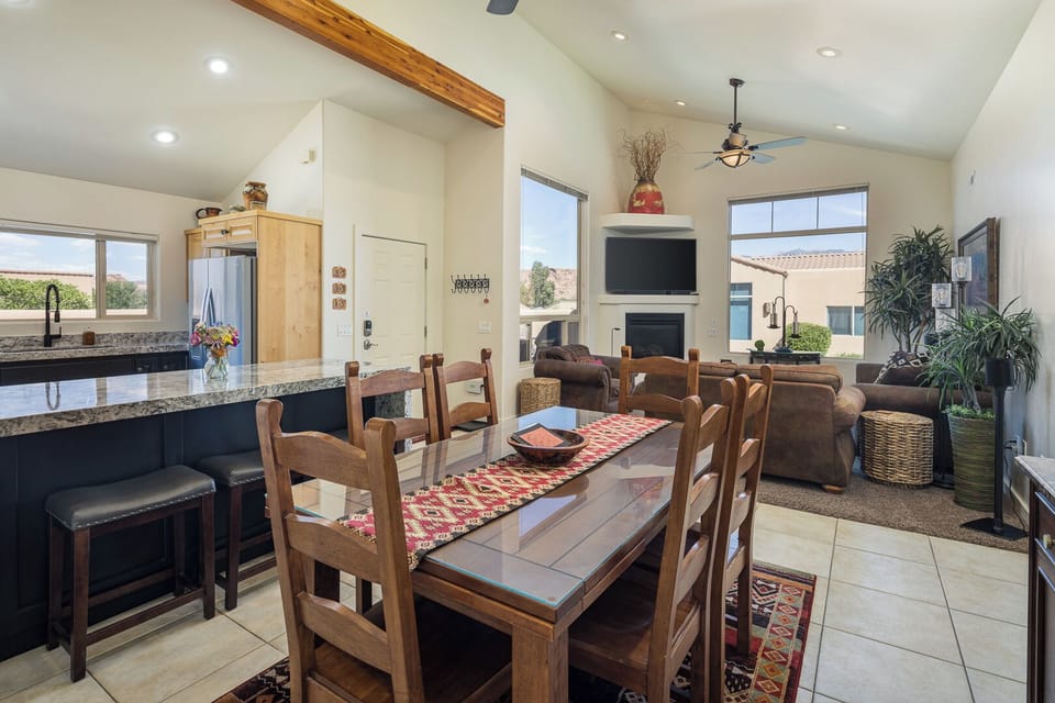 Dining Space - Seating for Six (6)