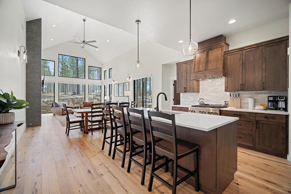 18124 Forestbrook-01