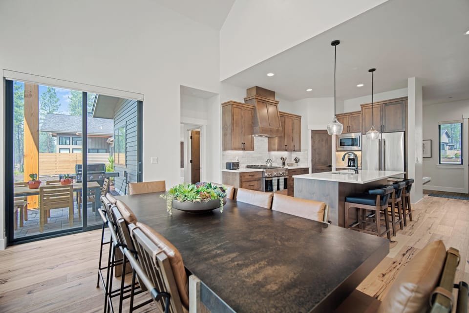 18129 Forestbrook-08