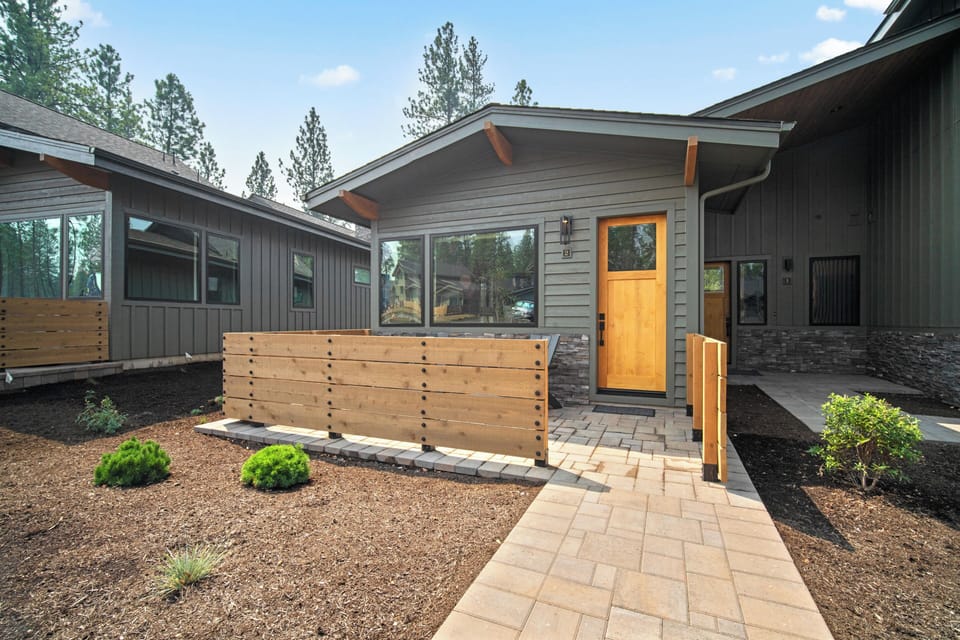 18129 Forestbrook-34