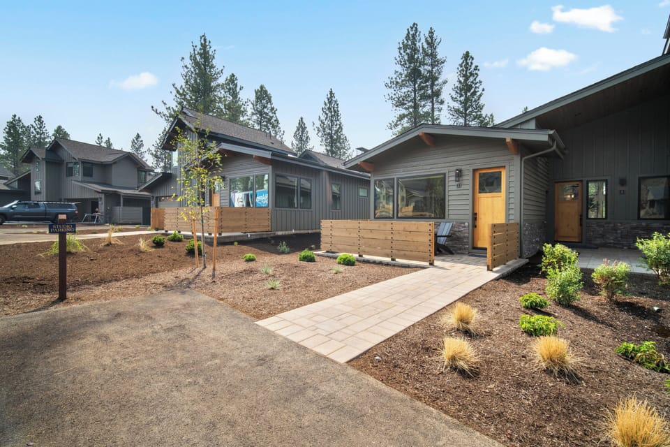 18129 Forestbrook-35
