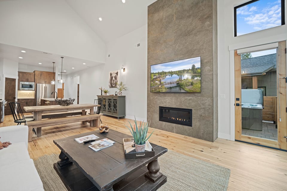 18136 Forestbrook-13