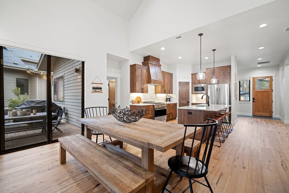 18136 Forestbrook-10