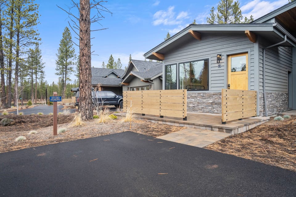 18136 Forestbrook-36