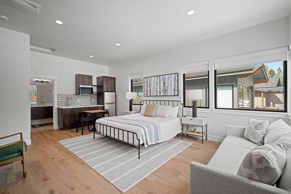 18137 Forestbrook-39
