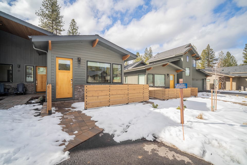 18137 Forestbrook-37
