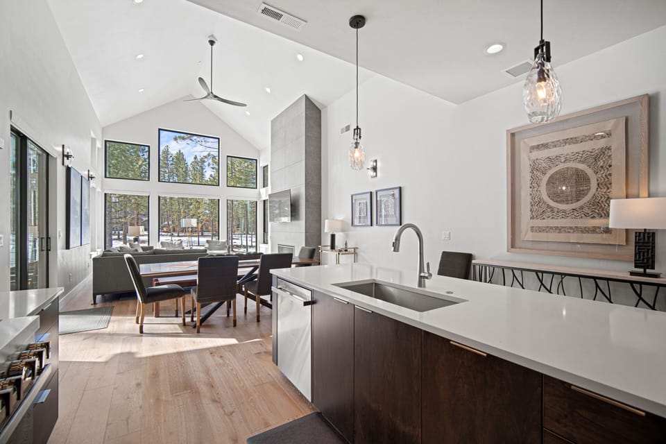 18137 Forestbrook-05