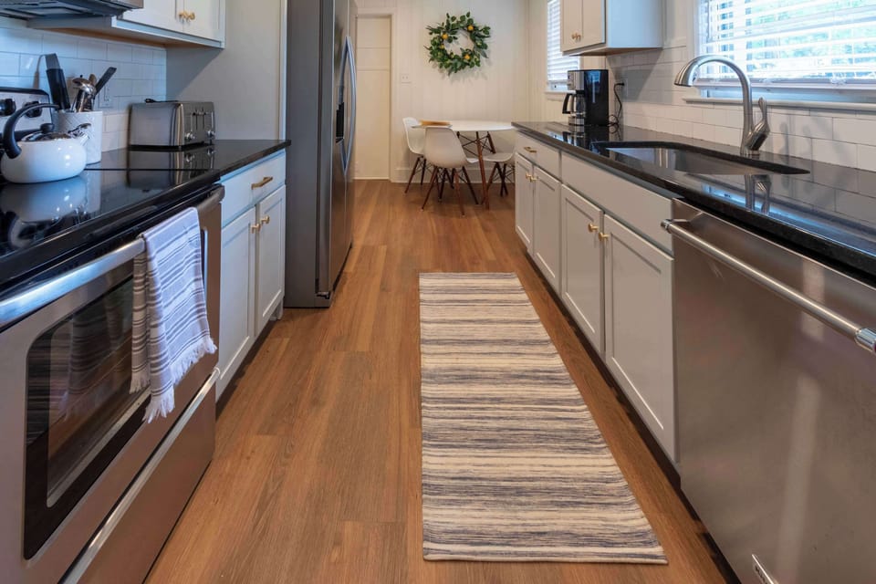 House, Multiple Beds, Patio, Garden View (Athens Hideaway) | Private kitchen | Coffee/tea maker, fridge, microwave, oven