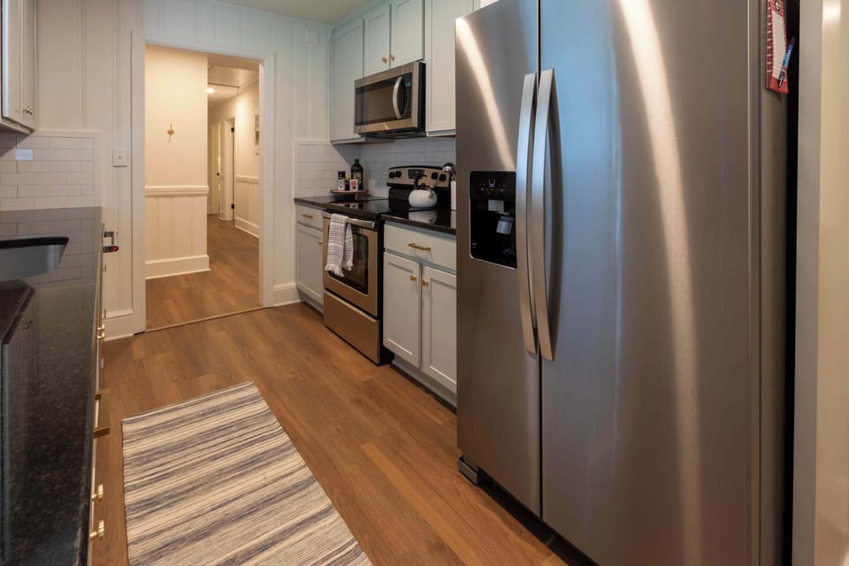 House, Multiple Beds, Patio, Garden View (Athens Hideaway) | Private kitchen | Coffee/tea maker, fridge, microwave, oven