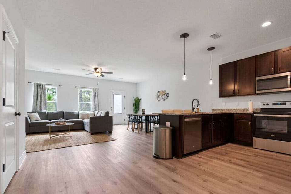 Spacious Living and dining room area