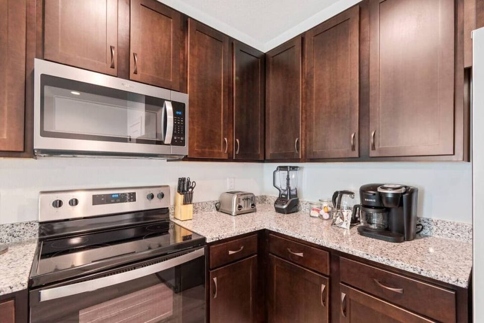 Fully equipped kitchen