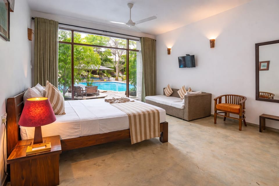 Deluxe Triple Ground Floor room | In-room safe, individually furnished, soundproofing, iron/ironing board