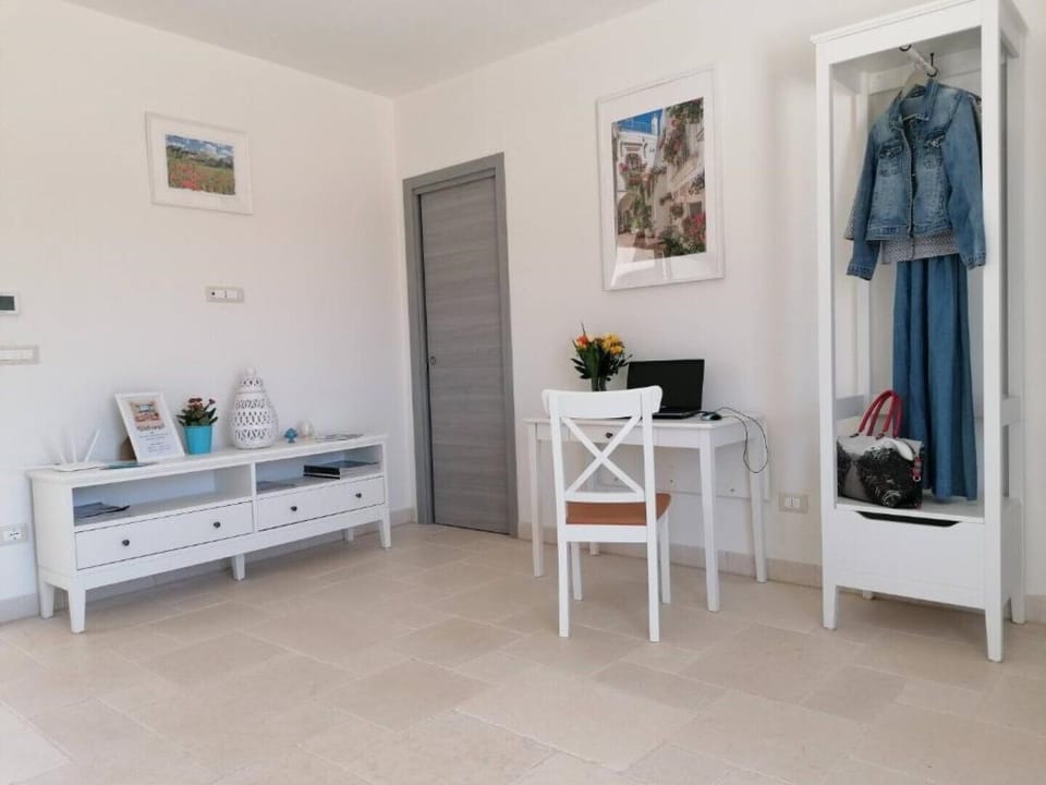Soggiorno con angolo smart-working