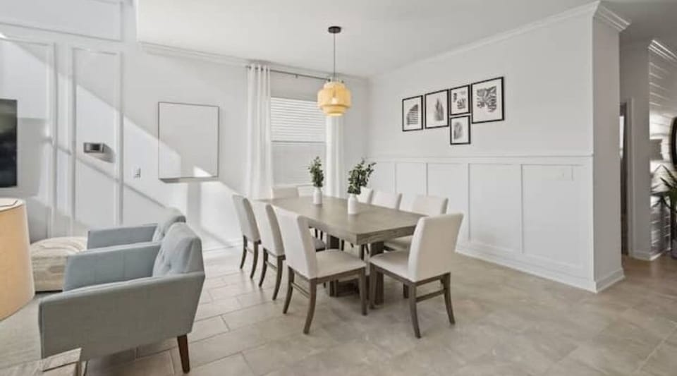 Dining Area That Seats 8 People