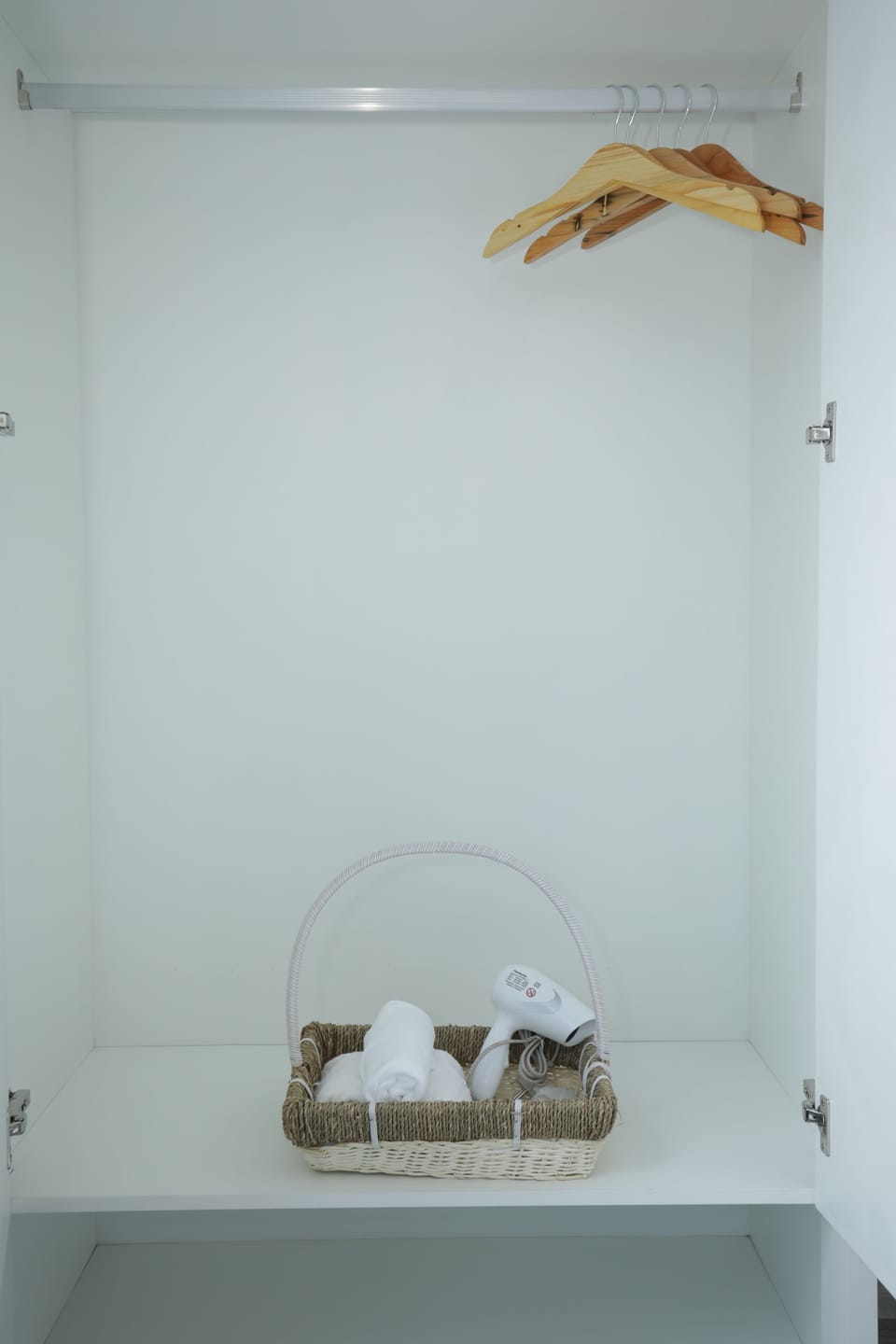 Deluxe Room | WiFi (free), bed sheets