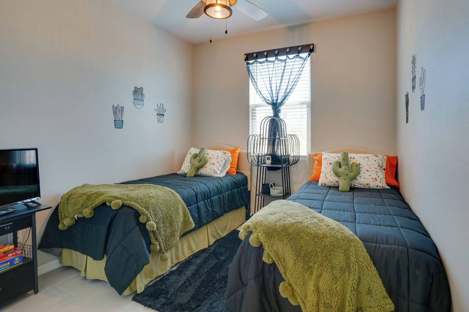 Bedroom 4 | 2 Twin Beds