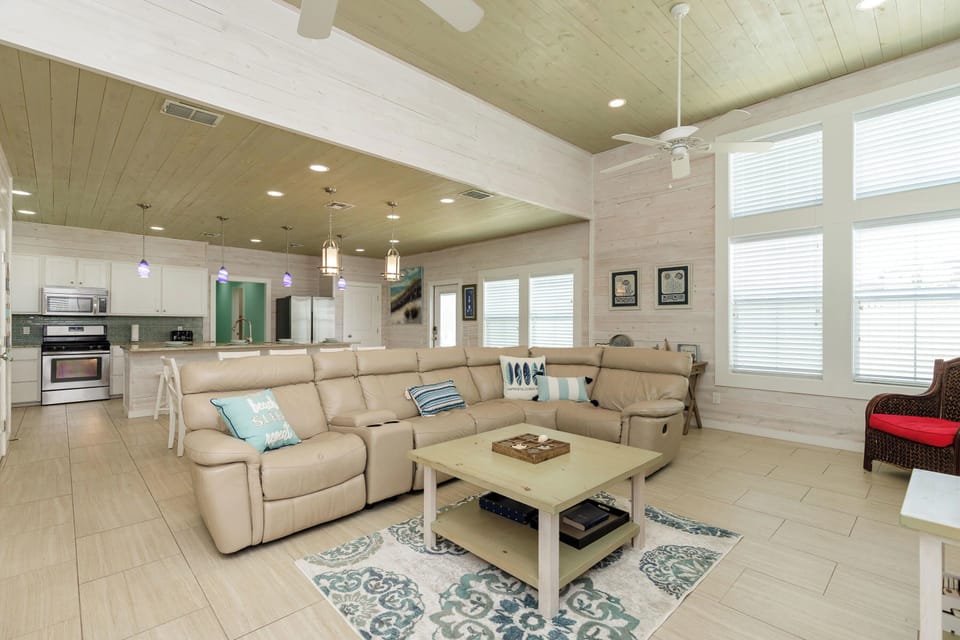 House, Multiple Beds, Patio, Garden View (Mermaid Hair Don't Care) | Living area | 65-inch flat-screen TV with digital channels