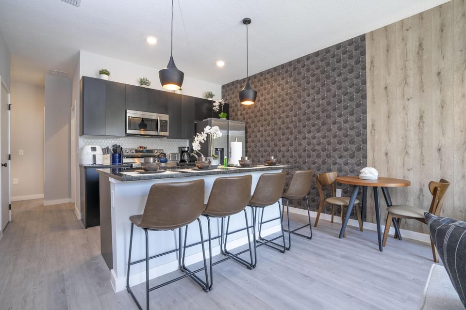 Fully Equipped Kitchen + Dinner Table