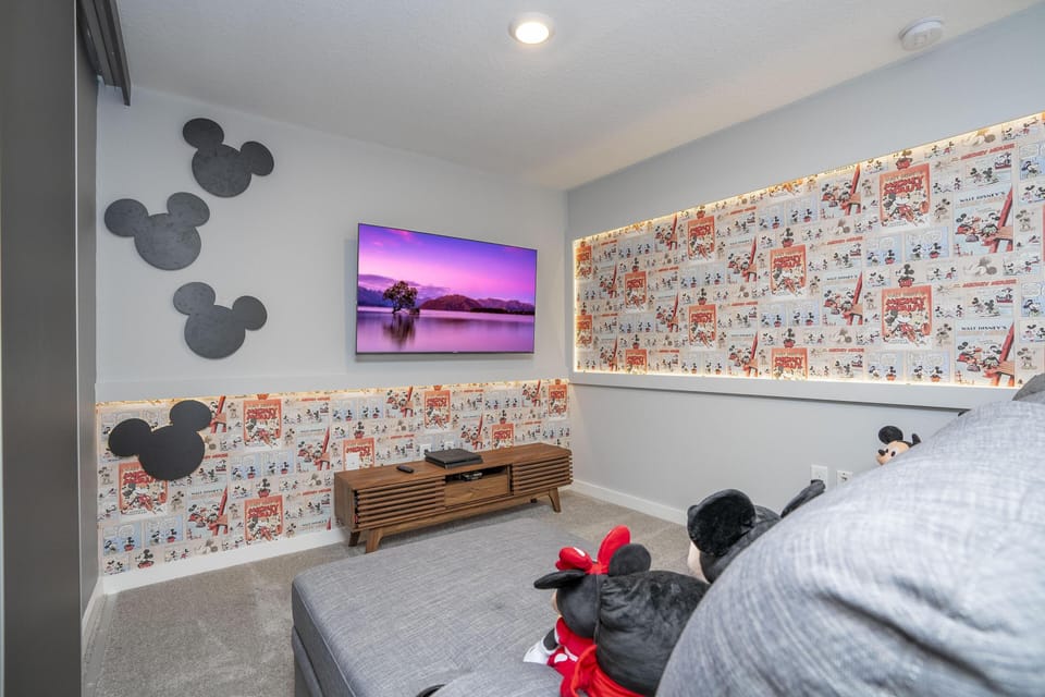 Loft with Smart TV (2nd Floor)