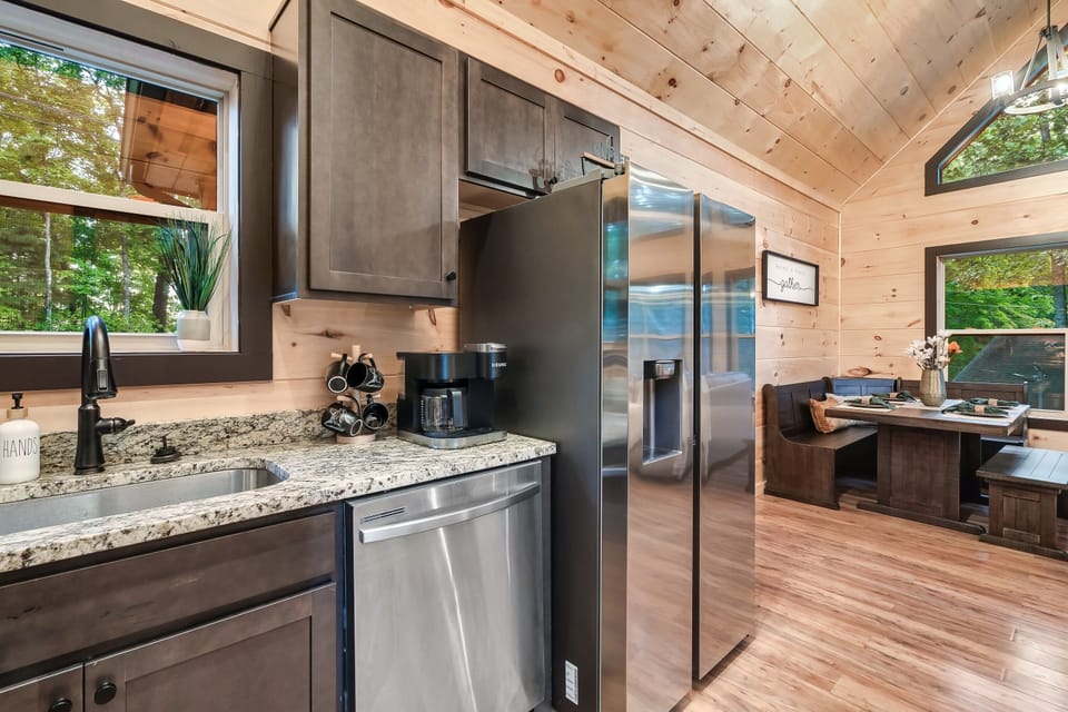 Filtered water and ice dispenser.