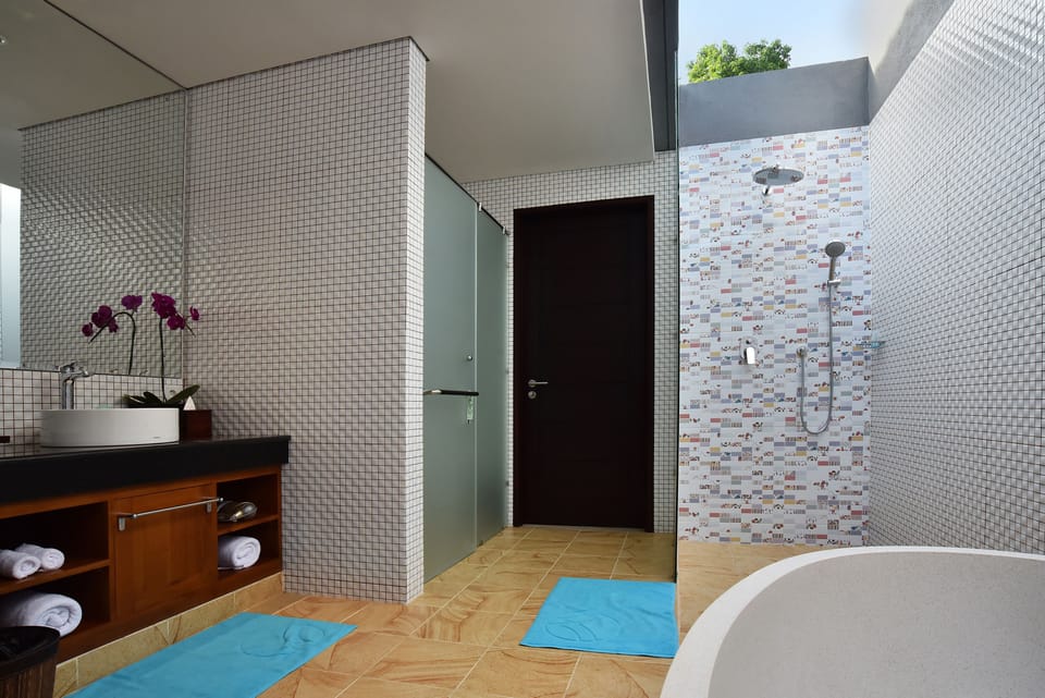 Villa, 2 Bedrooms, Private Pool | Bathroom | Free toiletries, hair dryer, bathrobes, slippers