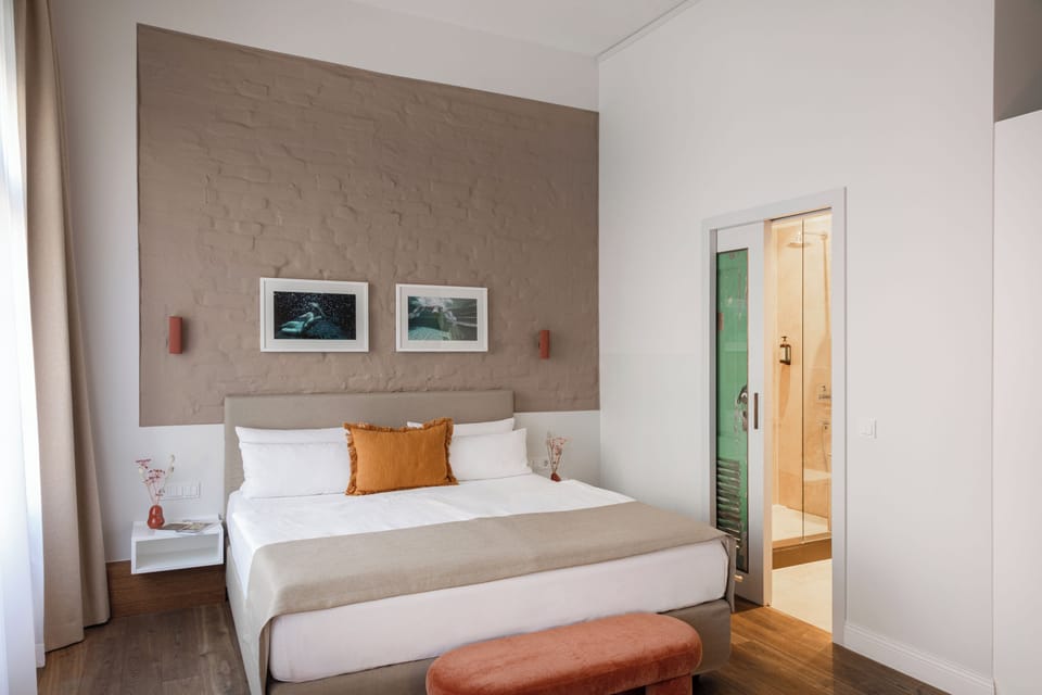 Premium Double Room | Premium bedding, in-room safe, desk, laptop workspace