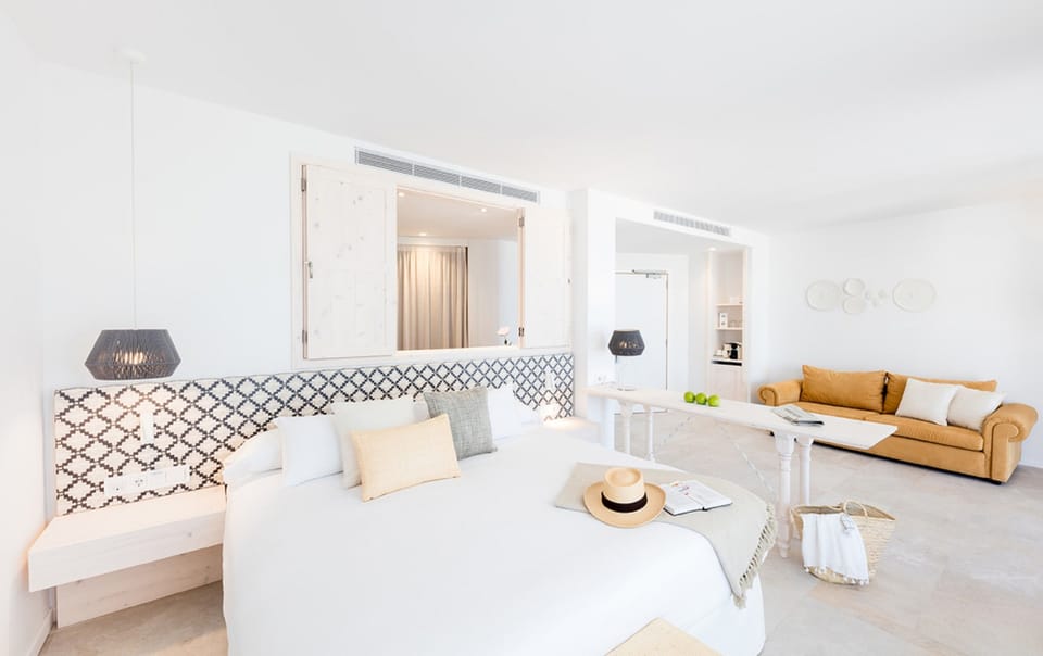 Junior Suite, Balcony, Sea View | In-room safe, blackout drapes, soundproofing, free WiFi