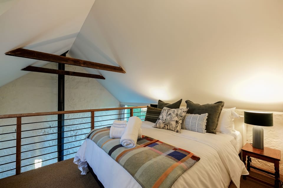 Classic Cottage | 2 bedrooms, premium bedding, minibar, individually decorated