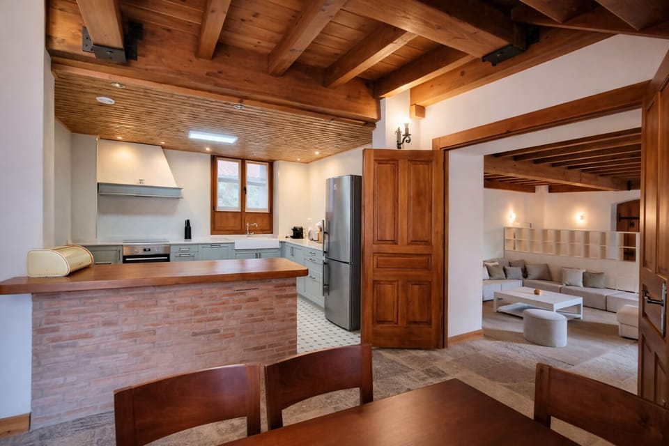 Communal lounge/ TV room,Kitchen or kitchenette,Living room,Dining area