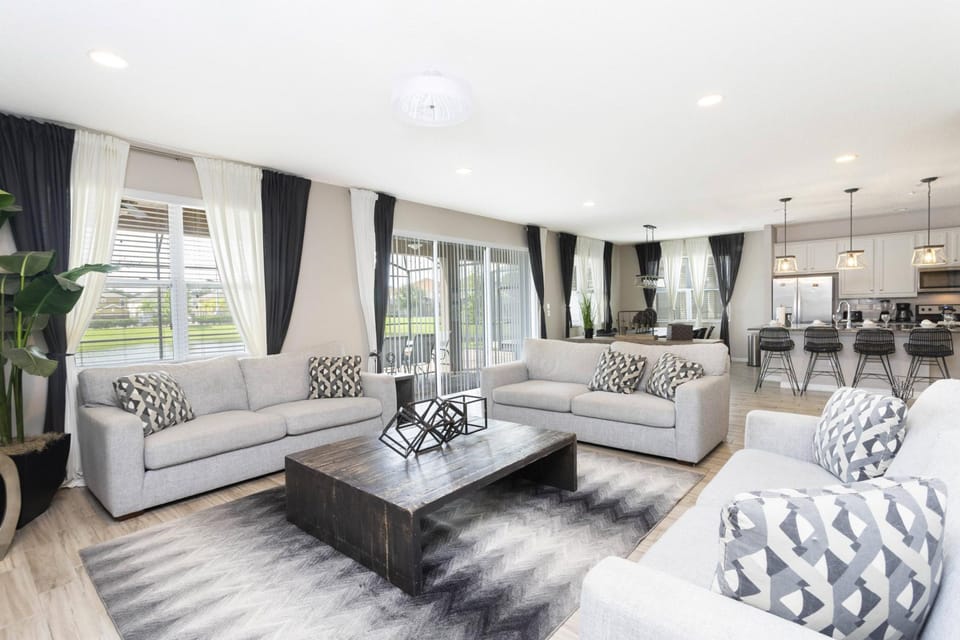 House | 9 bedrooms
