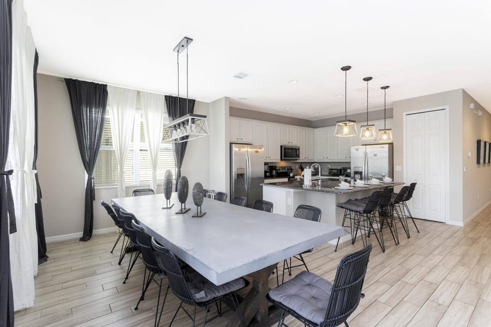 House | 9 bedrooms