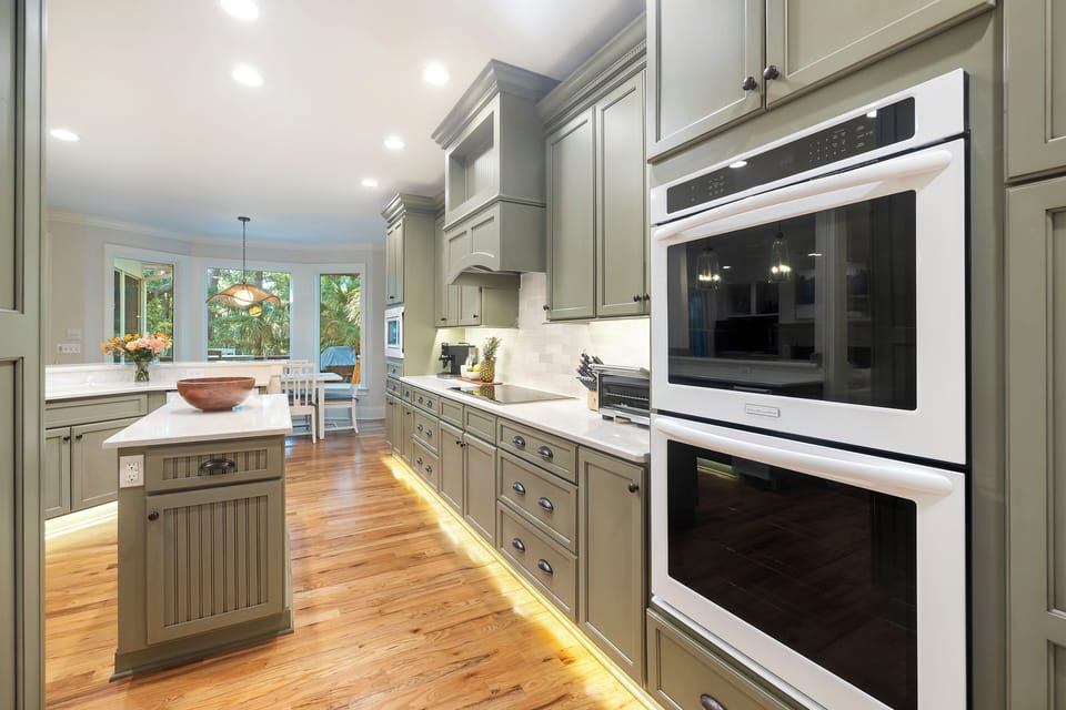Fully Equipped Chef's Kitchen
