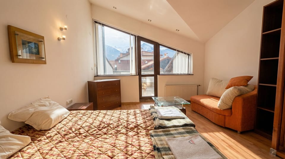 South Facing Bright Mountain View Penthouse - 2 balconies, 300mbps WIFI, washer Apartment in Bansko