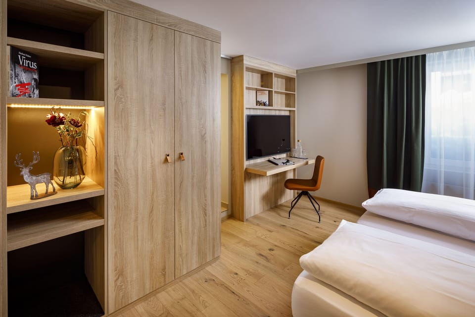 In-room safe, free WiFi, bed sheets