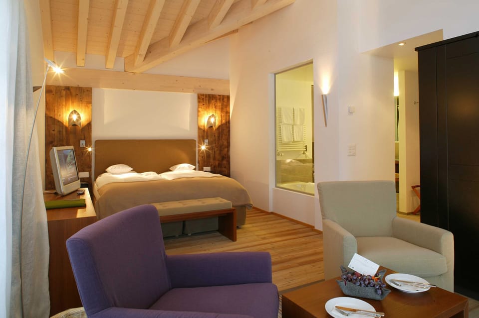 Alpine Junior Suite with Matterhorn view | Hypo-allergenic bedding, minibar, in-room safe, desk