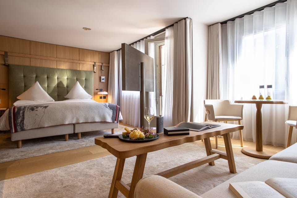 1 bedroom, premium bedding, minibar, in-room safe
