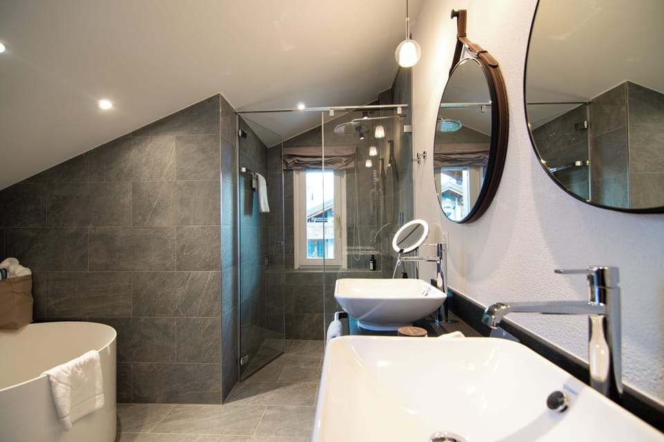 Attika Suite | Bathroom | Free toiletries, hair dryer, bathrobes, slippers