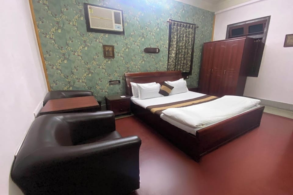 Superior Double Room | Desk, free WiFi, bed sheets