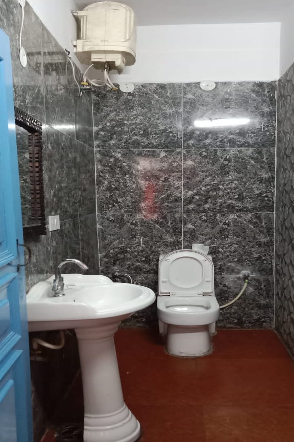 Standard Room | Bathroom | Shower, rainfall showerhead, free toiletries, towels