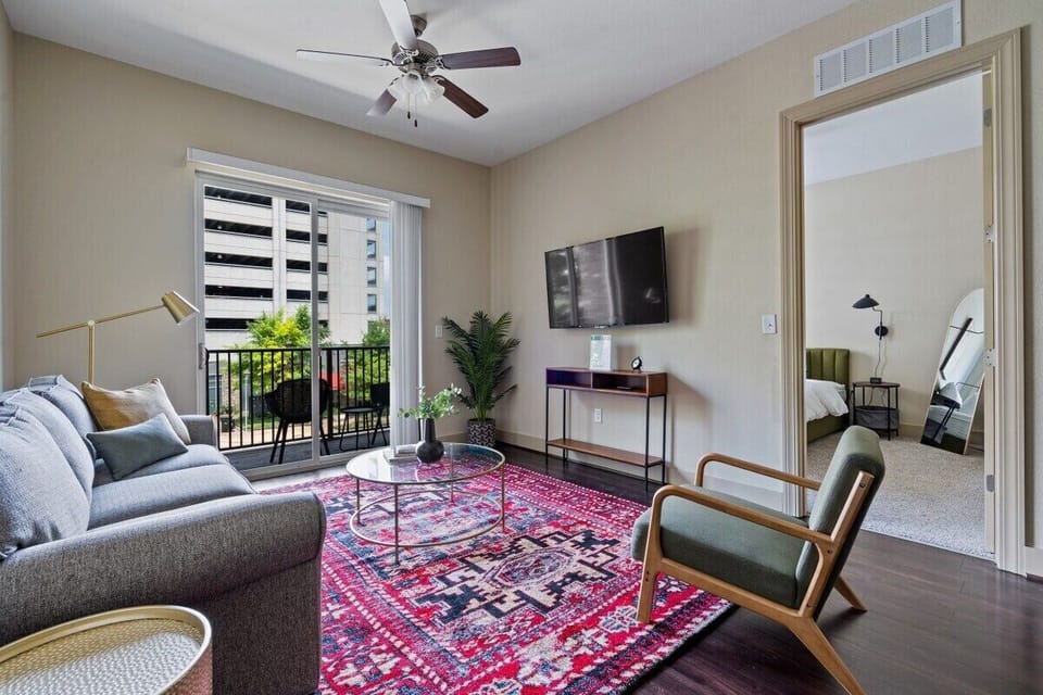 Spacious living room.