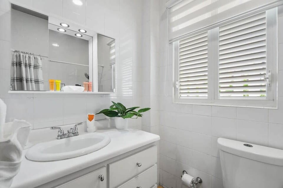 The full bathroom at the main house.
