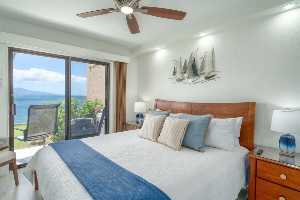 Wake up to ocean views from your plush King Size Bed! Pure comfort & paradise awaits you.