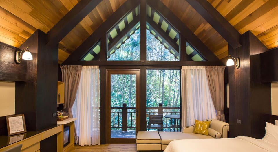 Deluxe Quadruple Room, 2 Queen Beds, Non Smoking, Mountain View | Minibar, laptop workspace, soundproofing, free WiFi
