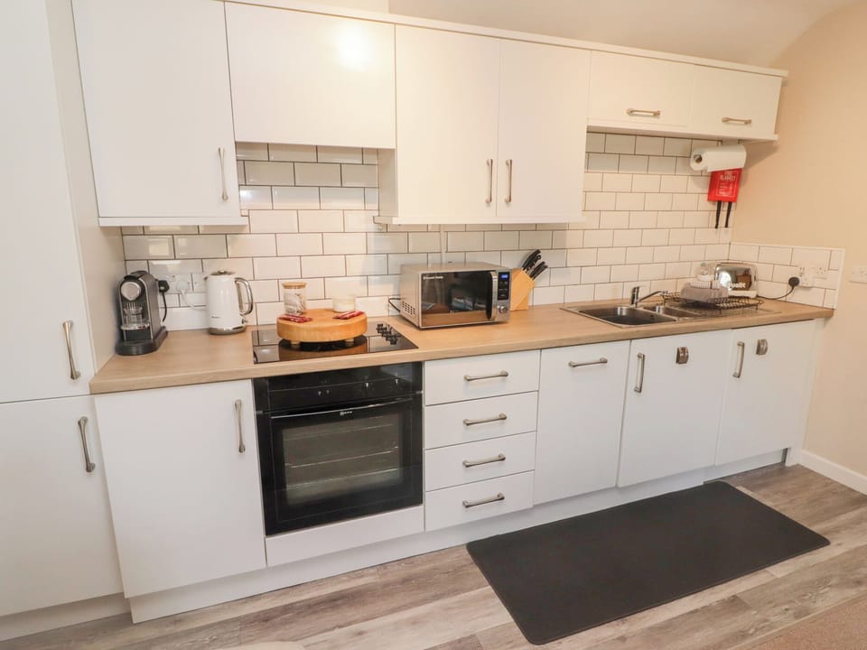 Fridge, dishwasher, electric kettle, toaster